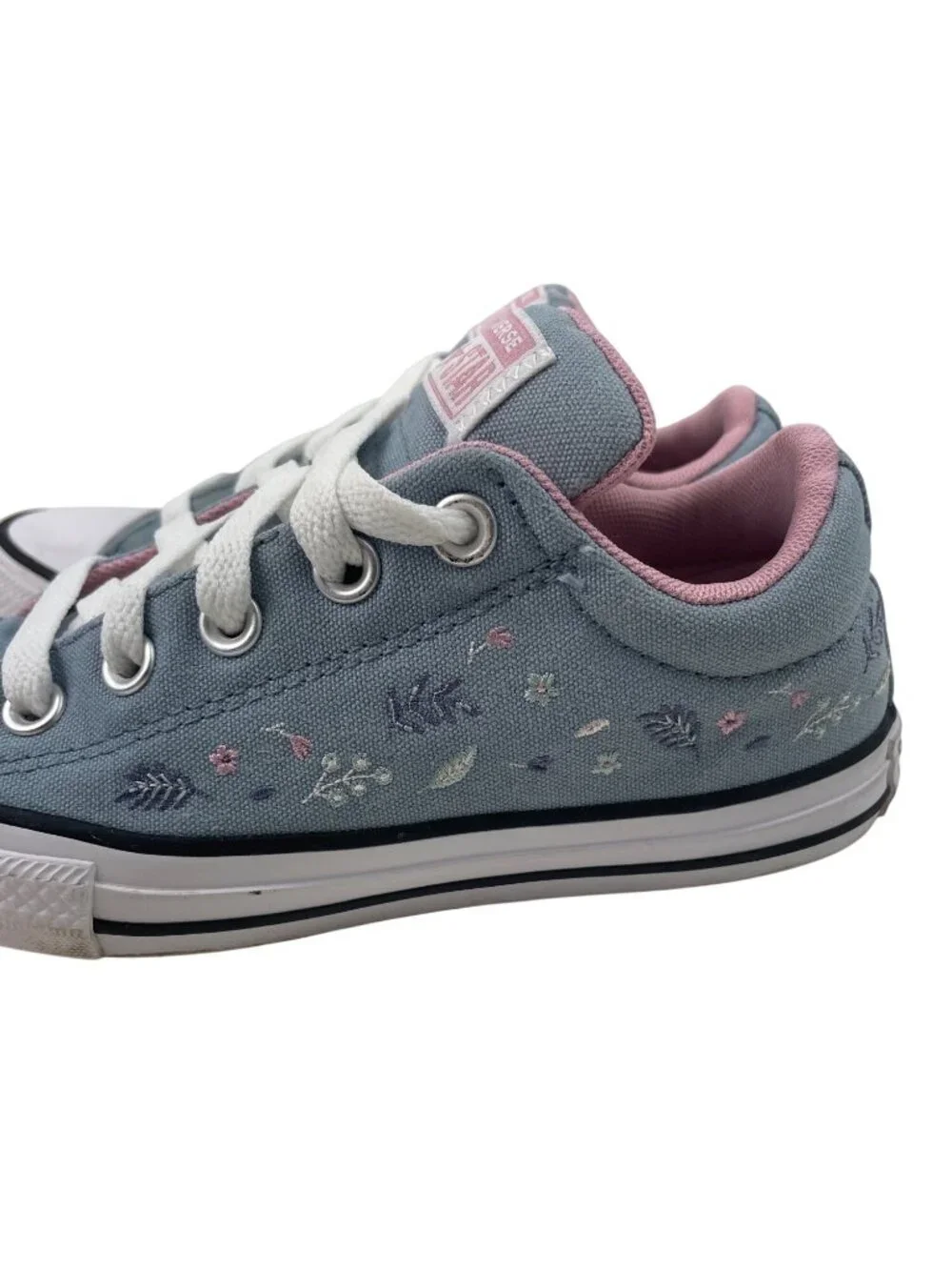 Converse Chuck Taylor Street Low Kids Embroidered Tiny Florals Size 2 Youth